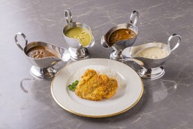 4種類から選べるスタジアムカレー　￥1,600-（税込）